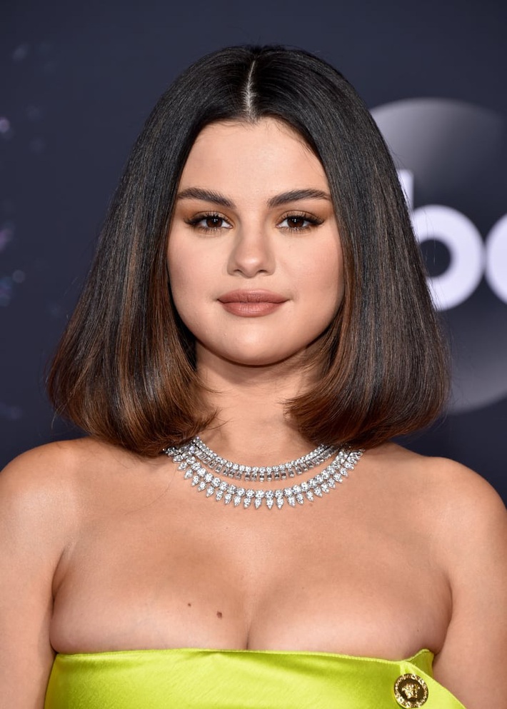 Selena Gomez - Giáo chủ tóc đẹp của Hollywood: Tóc ngắn hay dài đều xinh khó cưỡng, 5 lần 7 lượt gây sốt với đỉnh cao visual - Ảnh 3.
