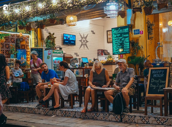 Cafe Việt lại được vinh danh trên báo quốc tế: Với người Việt, cafe không chỉ là năng lượng, đó là một phong cách sống - Ảnh 1.