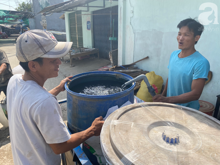 Khổ như người miền Tây mùa hạn mặn: Súc miệng không cần kem vì xung quanh toàn… “nước muối”, mỏi mòn chờ trời làm mưa - Ảnh 18.