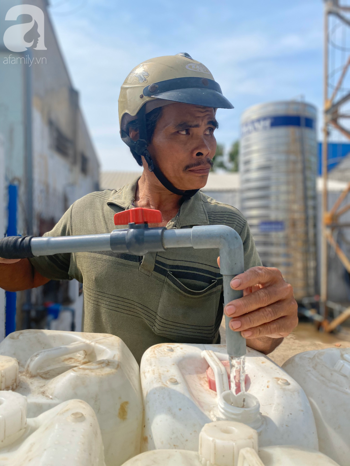 Khổ như người miền Tây mùa hạn mặn: Súc miệng không cần kem vì xung quanh toàn… “nước muối”, mỏi mòn chờ trời làm mưa - Ảnh 9.