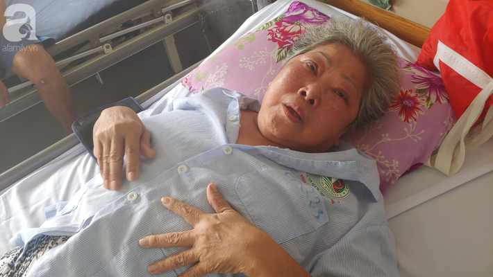 Rơi nước mắt cảnh cụ ông tai biến nuôi vợ lay lắt trên giường bệnh: “Làm ơn giúp tôi đi được để về nuôi chồng..” - Ảnh 10.