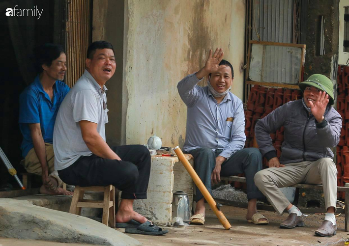 Cuộc sống bên trong xã Sơn Lôi trước giờ gỡ cách ly: Người dân thoải mái vui chơi, chợ búa nhộn nhịp trở lại - Ảnh 13.