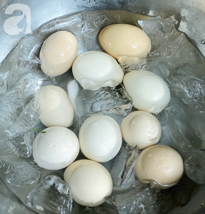 Vụng mấy cũng làm được trứng ngâm xì dầu ăn siêu ngon - Ảnh 5.