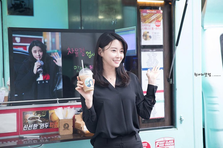 Giờ mới nhận ra, Kwon Nara của Tầng Lớp Itaewon có vòng một ngồn ngộn, trong phim diện đồ công sở che mất điểm “ăn tiền” - Ảnh 6. Giờ mới nhận ra, Kwon Nara của Tầng Lớp Itaewon có vòng một ngồn ngộn, trong phim diện đồ công sở che mất điểm “ăn tiền” - Ảnh 6.