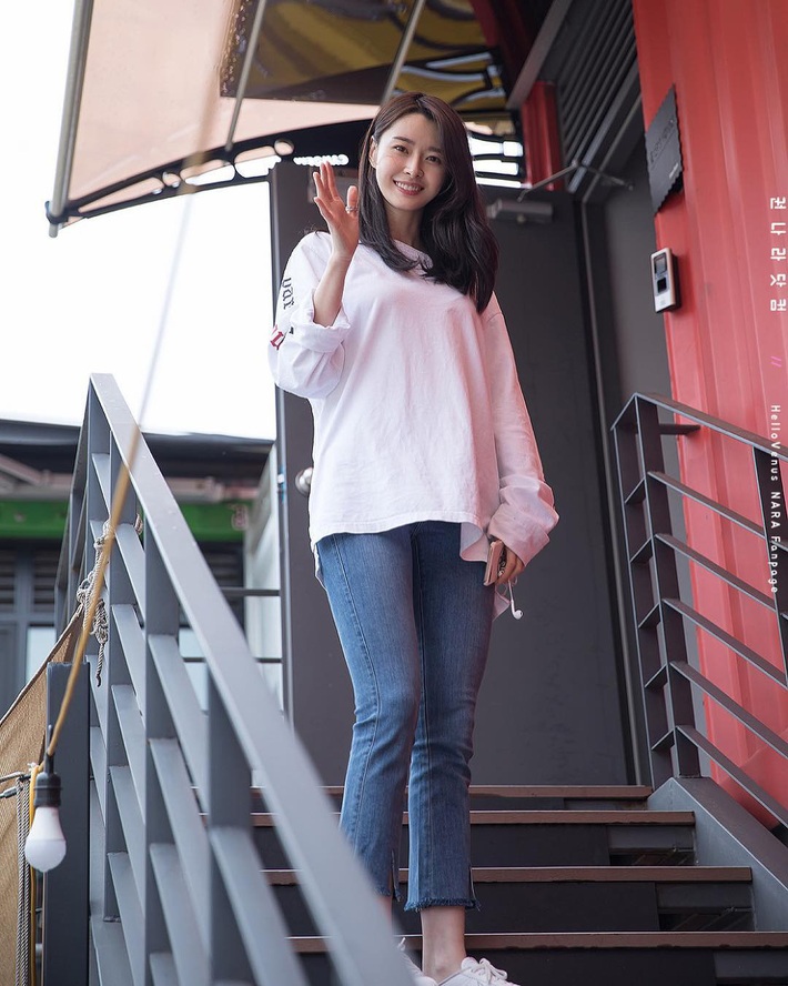 Giờ mới nhận ra, Kwon Nara của Tầng Lớp Itaewon có vòng một ngồn ngộn, trong phim diện đồ công sở che mất điểm “ăn tiền” - Ảnh 7. Giờ mới nhận ra, Kwon Nara của Tầng Lớp Itaewon có vòng một ngồn ngộn, trong phim diện đồ công sở che mất điểm “ăn tiền” - Ảnh 7.