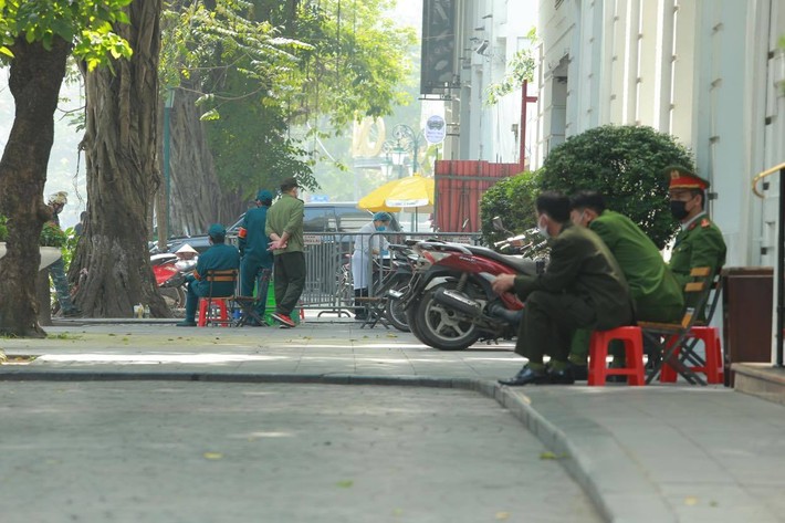 Khách sạn Metropole tạm dừng hoạt động do có hai du khách từng lưu trú tại đây dương tính với Covid-19 - Ảnh 6.