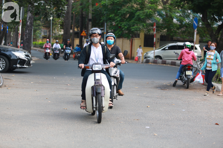 Cận cảnh sinh viên trường đại học duy nhất tại TP.HCM đi học trở lại trong mùa dịch Covid-19 - Ảnh 7.