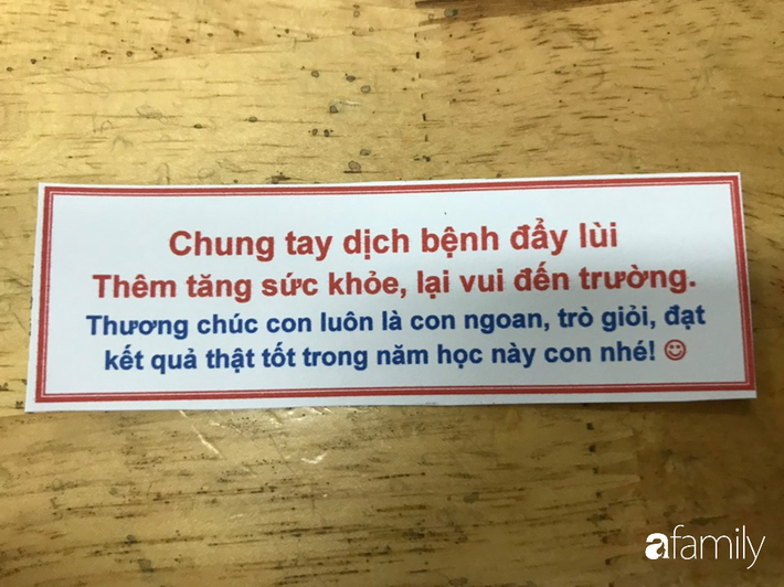 Giữa hè đi học lại được nhận lì xì Tết, học sinh Tiểu học cười tít mắt ngày đầu đến lớp, mở ra càng bất ngờ hơn với thứ bên trong - Ảnh 8.