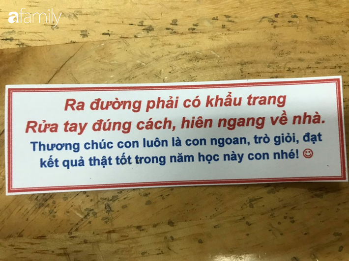 Giữa hè đi học lại được nhận lì xì Tết, học sinh Tiểu học cười tít mắt ngày đầu đến lớp, mở ra càng bất ngờ hơn với thứ bên trong - Ảnh 9.