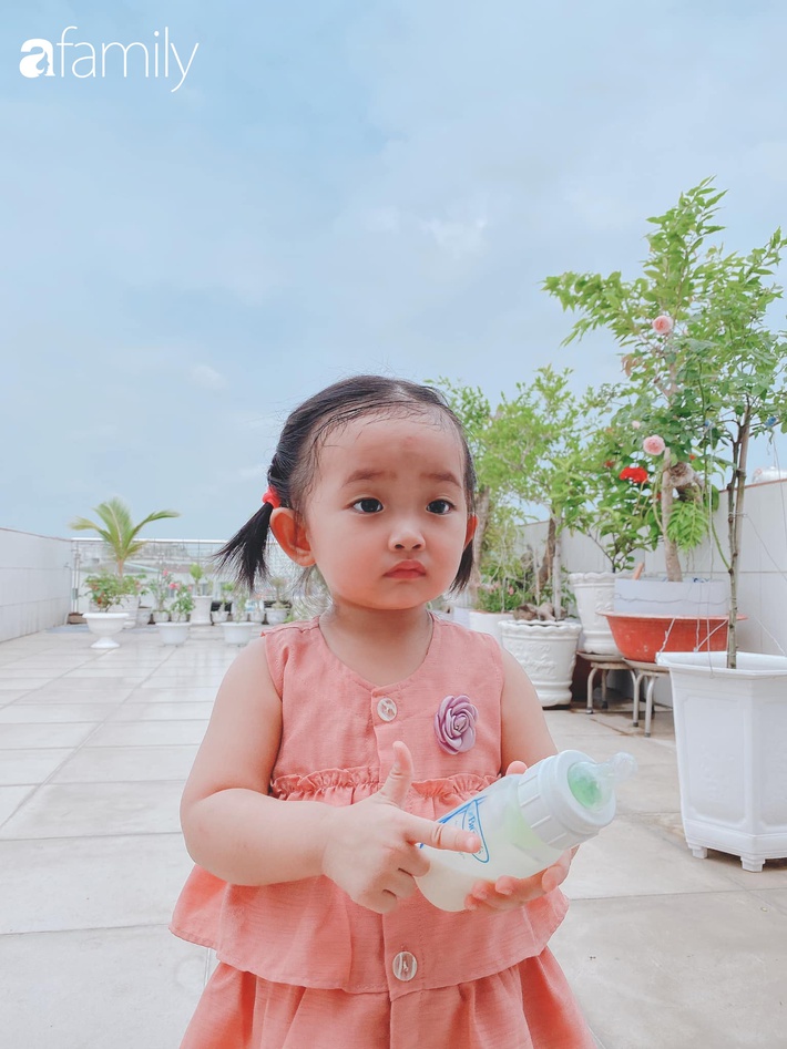 Ngắm loạt ảnh hiện tại con gái Khánh Thi, cô bé từng sinh non 1,9kg giờ đã phổng phao, ngoại hình hệt bố nhưng tính tình đặc mẹ - Ảnh 9.