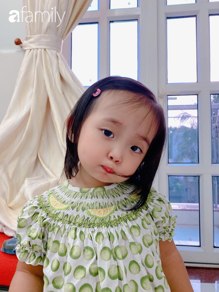 Ngắm loạt ảnh hiện tại con gái Khánh Thi, cô bé từng sinh non 1,9kg giờ đã phổng phao, ngoại hình hệt bố nhưng tính tình đặc mẹ - Ảnh 11.