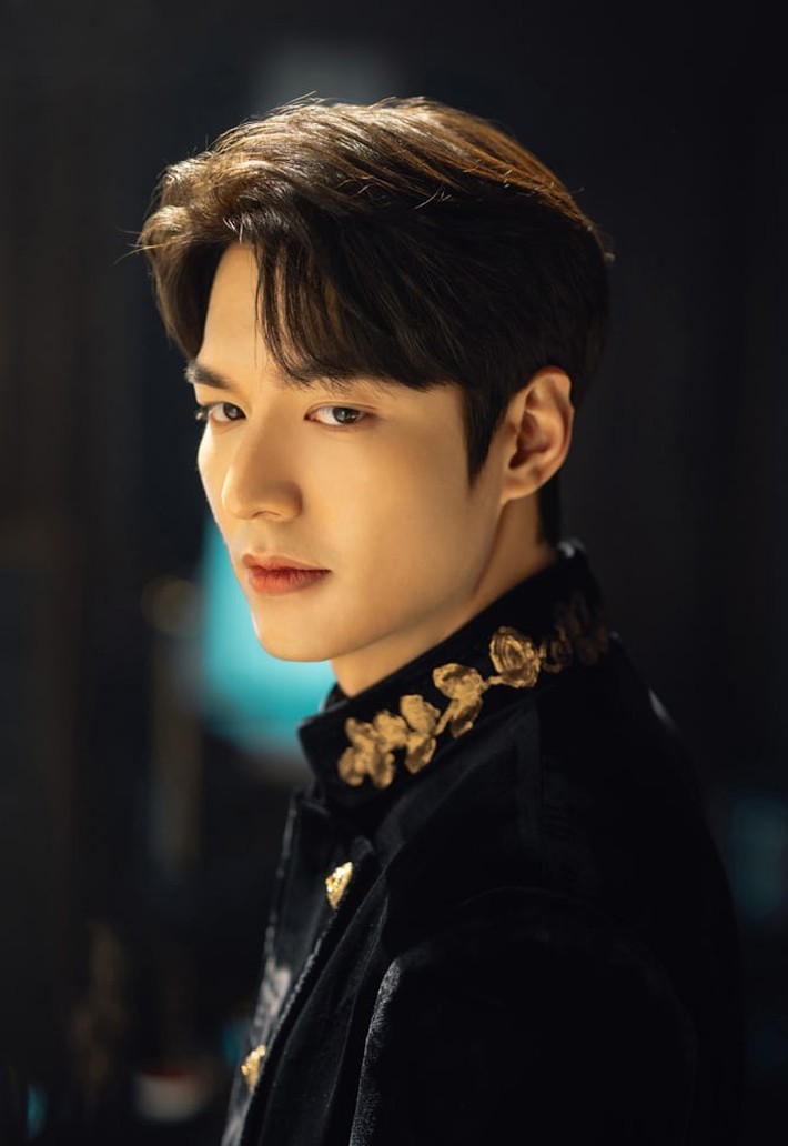 Trong khi Lee Min Ho đang 