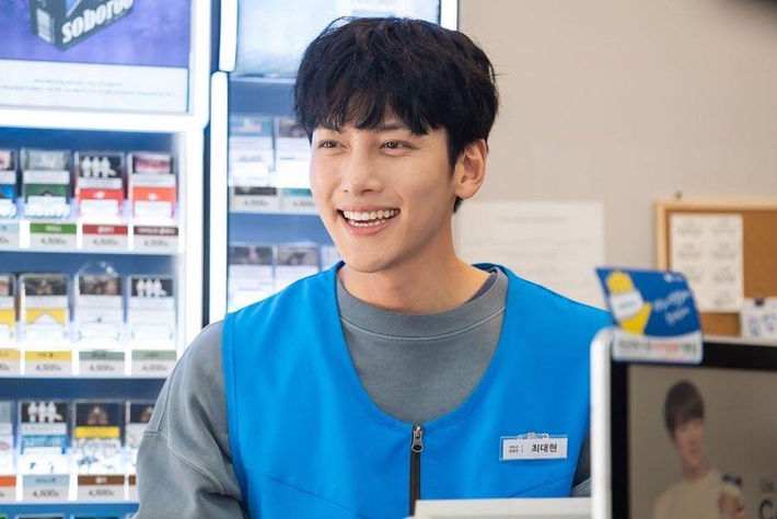 Phim Hàn tháng 6/2020: Màn so găng của 2 nam thần đình đám Ji Chang Wook - Kim Soo Hyun - Ảnh 2.