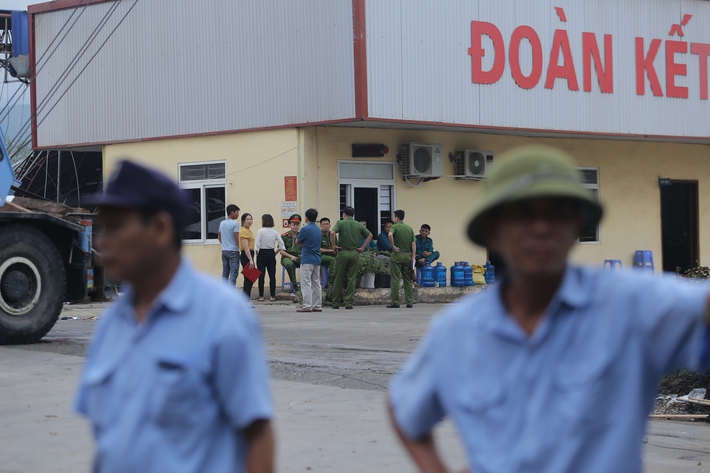 Xót xa đám tang người công nhân nghèo không có tiền thuê kèn, trống vụ lốc xoáy ở Vĩnh Phúc: 