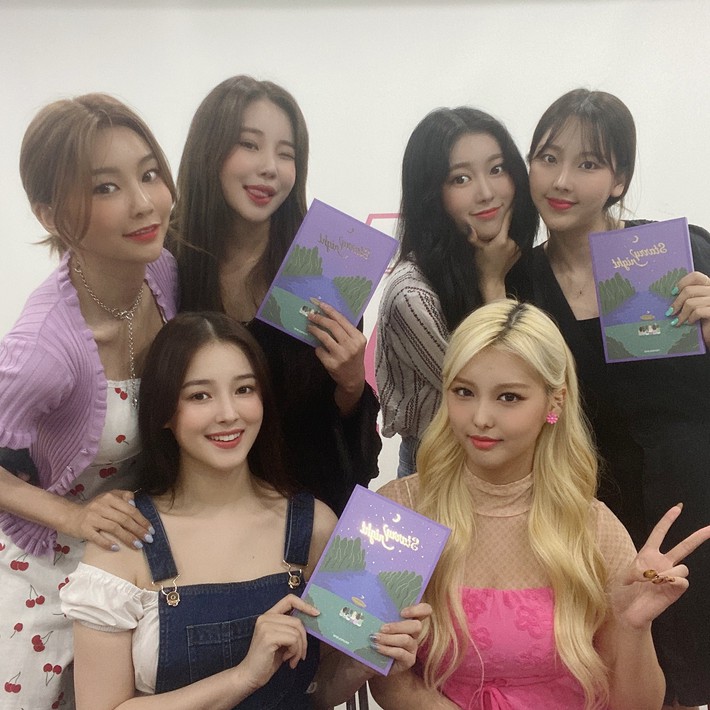 MOMOLAND tái xuất nhưng thành tích quá tệ, album bán rẻ như cho nhưng vẫn không bằng TWICE - Ảnh 2.