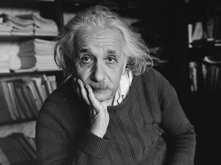 Tuyển tập 5 trích dẫn chất phát ngất của Albert Einstein, hội công sở cần nằm lòng để đối nhân xử thế cho chuẩn - Ảnh 1.