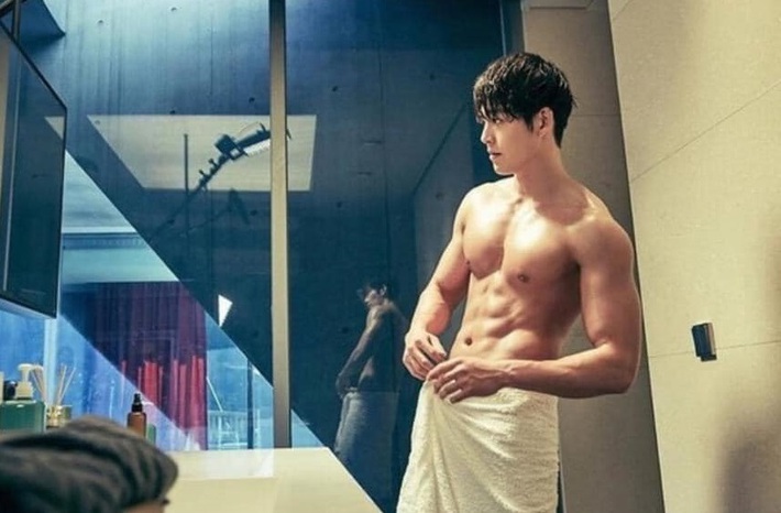 Hình ảnh đối lập của các mỹ nam Hàn Quốc trước và sau khi tập gym: Lee Min Ho và Kim Woo Bin đúng chuẩn 