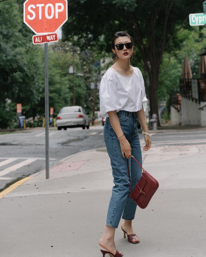 Nàng fashion blogger gợi ý 9 set màu trung tính để chị em công sở dù 