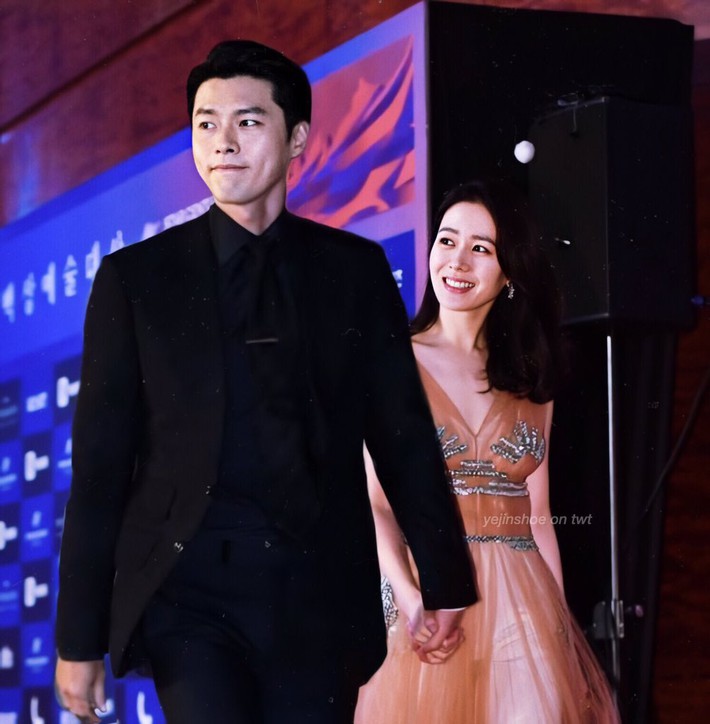 Hyun Bin và Son Ye Jin vừa xác nhận tham dự lễ trao giải Baeksang vào ngày mai, dân tình đã thi nhau ghép hình cặp đôi sánh bước trên thảm đỏ - Ảnh 2.