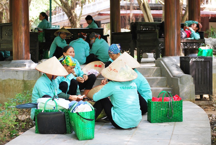 Những người phụ nữ bên các chuyến đò chờ trên bến Tràng An: Đây là thời điểm lý tưởng để chọ điểm đến du lịch - Ảnh 11.