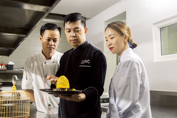 Trò chuyện với bếp trưởng La Thừa Ân - chàng trai gốc Huế chọn rời nước Pháp hoa lệ, trở về Việt Nam phát triển văn hóa ẩm thực xa hoa  - Ảnh 3.