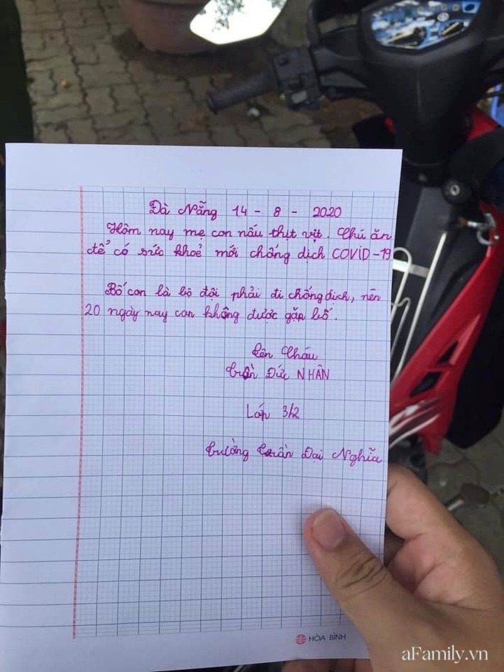 Túi thịt vịt ấm nóng và bức thư tay xúc động của bé Nhân 8 tuổi gửi đội dân quân khu cách ly Đà Nẵng: 