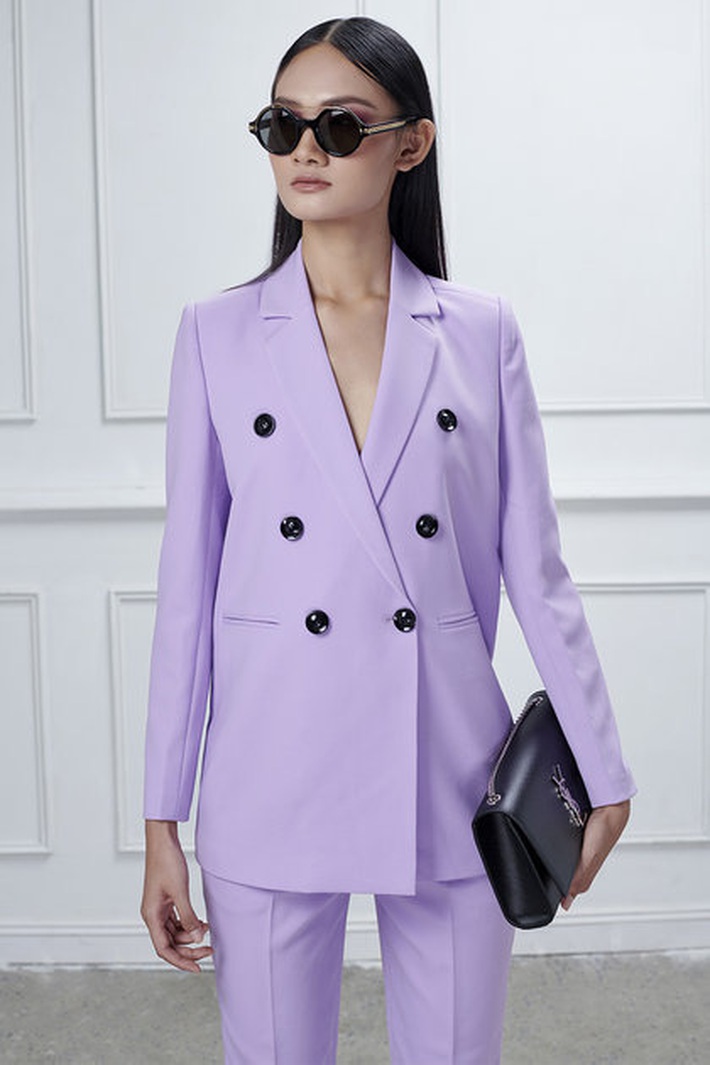 Mê hoặc loạt mỹ nhân Cbiz lúc này là blazer màu tím lilac, sắm theo là được khen ăn mặc có gu - Ảnh 18. Mê hoặc loạt mỹ nhân Cbiz lúc này là blazer màu tím lilac, sắm theo là được khen ăn mặc có gu - Ảnh 18.