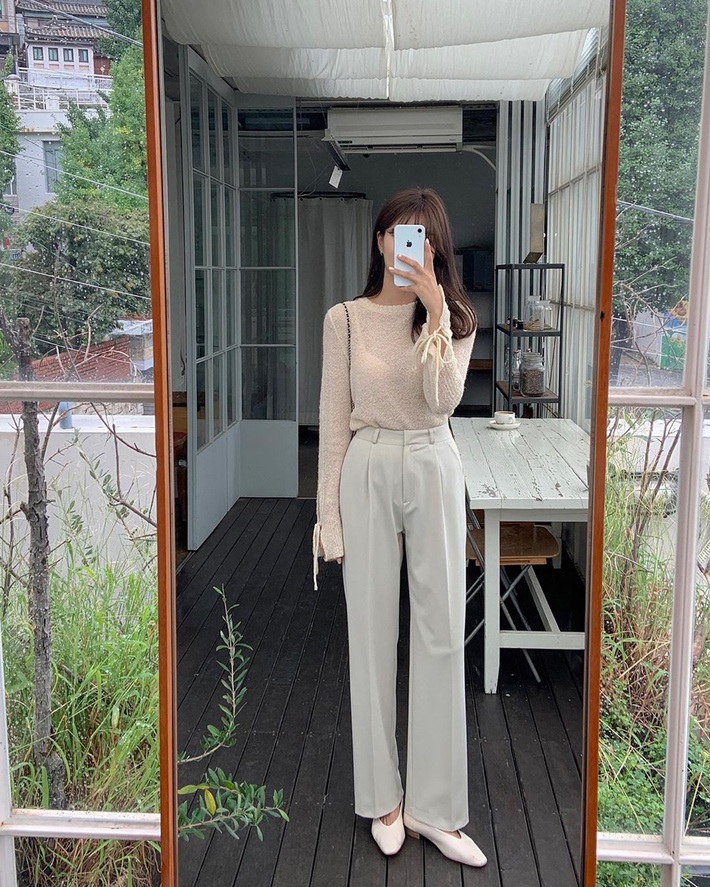 Mix quần âu ống rộng với loạt kiểu áo sau, cô gái nào cũng được khen style xinh, dáng đẹp - Ảnh 4. Mix quần âu ống rộng với loạt kiểu áo sau, cô gái nào cũng được khen style xinh, dáng đẹp - Ảnh 4.