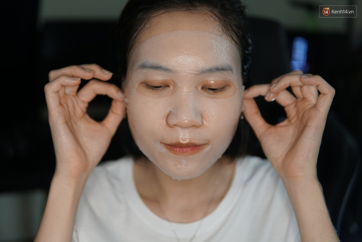 Dùng thử mặt nạ giấy Sơn Tùng đang gây tranh cãi: Khó đưa ra khen chê rõ ràng, nhưng với mức giá này tôi sẽ chọn mua hãng khác - Ảnh 10. Dùng thử mặt nạ giấy Sơn Tùng đang gây tranh cãi: Khó đưa ra khen chê rõ ràng, nhưng với mức giá này tôi sẽ chọn mua hãng khác - Ảnh 10.