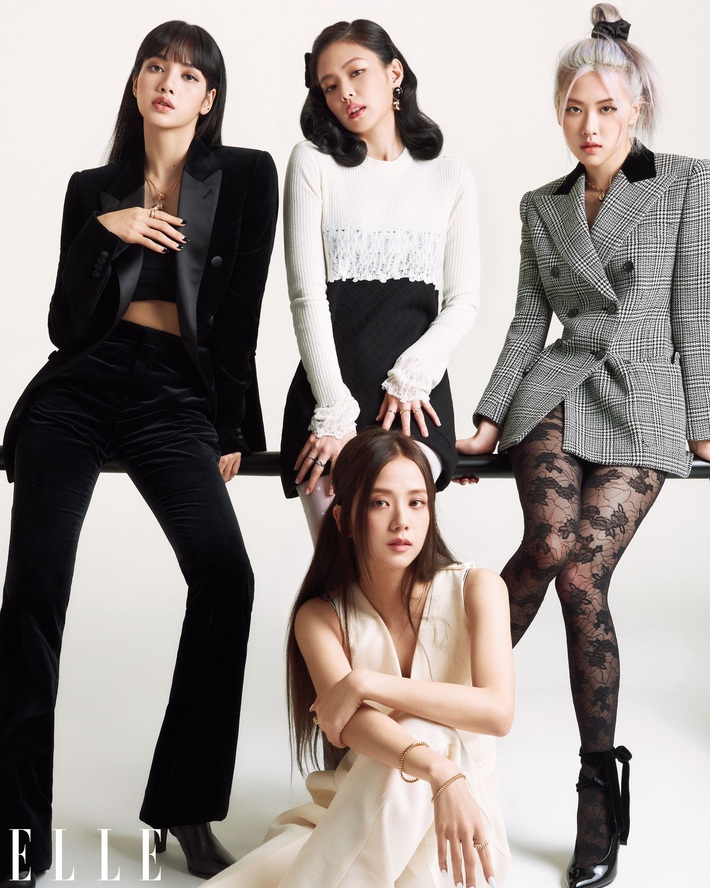 Ảnh bìa Elle Mỹ tỏa ra mùi tiền của BLACKPINK: Mỗi cô dắt túi một nhà mốt cao cấp, đã vậy còn diện toàn trang sức tiền tỷ - Ảnh 6. Ảnh bìa Elle Mỹ tỏa ra mùi tiền của BLACKPINK: Mỗi cô dắt túi một nhà mốt cao cấp, đã vậy còn diện toàn trang sức tiền tỷ - Ảnh 6.