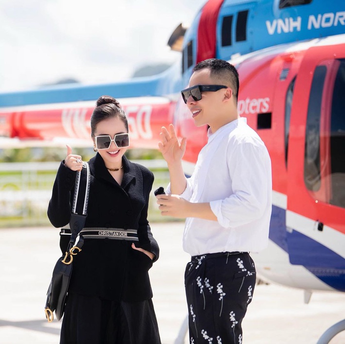 Bạn thân Vũ Khắc Tiệp: Đi chơi mặc nguyên cây Dior, mỗi lần shopping rước về cả núi đồ hiệu gắt không kém Ngọc Trinh - Ảnh 1. Bạn thân Vũ Khắc Tiệp: Đi chơi mặc nguyên cây Dior, mỗi lần shopping rước về cả núi đồ hiệu gắt không kém Ngọc Trinh - Ảnh 1.