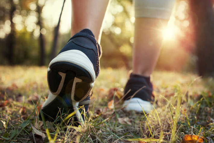 Đi bộ là chìa khóa của sự khỏe mạnh, người sống lâu sẽ có 3 đặc điểm này khi đi bộ - Ảnh 3.
