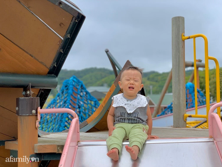 Dạy con bằng yêu thương - Thách thức của những người làm cha mẹ - Ảnh 1.