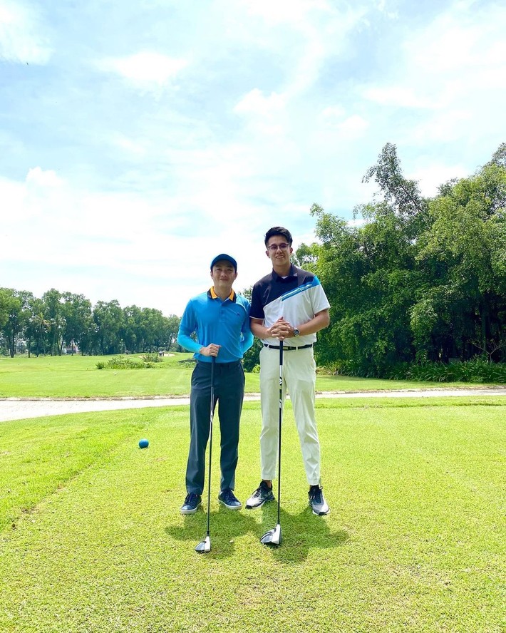 Cường Đô La lần đầu gặp mặt bạn trai Hương Giang trên sân golf, nhưng sao 