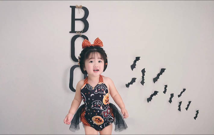 Nhập vai phù thủy Halloween, diện đồ đáng sợ nhưng bé nào cũng siêu cưng, chỉ có bé cuối cùng khiến mọi người cười sảng - Ảnh 5.