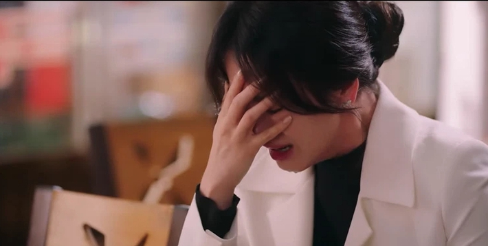 Now, We Are Breaking Up tập 4: Song Hye Kyo khóc nức nở nhớ tình cũ, Sehun (EXO) chính thức lộ diện - Ảnh 3.