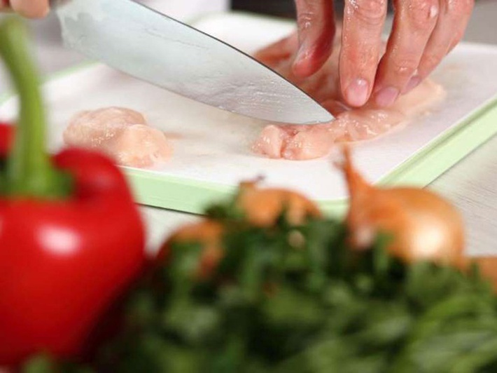 CDC khuyến cáo bỏ qua thói quen này khi nấu nướng, chị em có thể khiến cả nhà bị nhiễm khuẩn, nguy cơ ngộ độc thực phẩm cực cao - Ảnh 4.