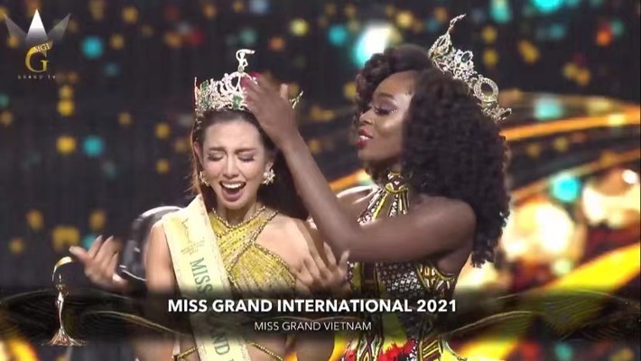 Khoảnh khắc đăng quang huy hoàng của Nguyễn Thúc Thủy Tiên tại Miss Grand International 2021 - Ảnh 5.