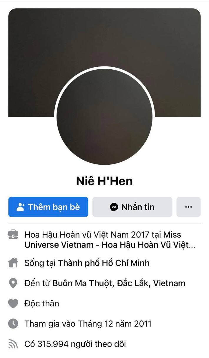 H'Hen Niê bỗng có động thái gây hoang mang trên tất cả tài khoản MXH, chuyện gì thế này? - Ảnh 1.