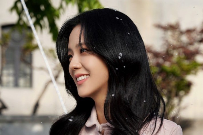 Jisoo (BLACKPINK) bị đạo diễn Snowdrop đe dọa phải đóng vai nữ chính bất chấp ý kiến của công ty - Ảnh 3.