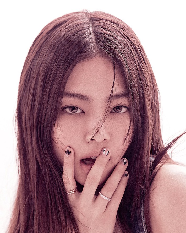 Jennie làm fashion editor cho VOGUE Hàn Quốc: Fan nức nở tự hào, nhìn full bộ ảnh mà choáng ngợp! - Ảnh 1.