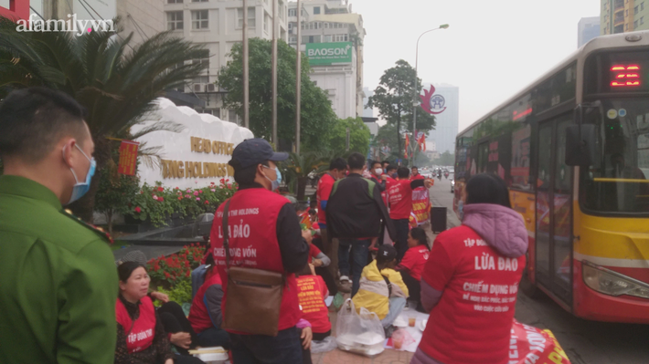 Họ phài mang cơm hộp