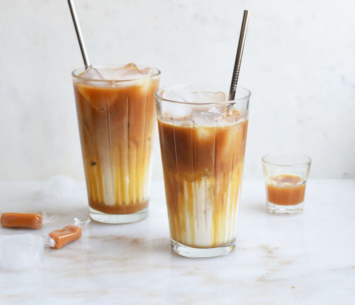 Không phải ra tiệm bạn có thể dễ dàng làm món cà phê caramel macchiato tại nhà - Ảnh 8.