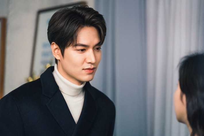 Sốc với nhan sắc thật của Lee Min Ho ở tuổi 33 do người qua đường chụp được, ở ẩn vài tháng đã thay đổi tới mức này - Ảnh 7.