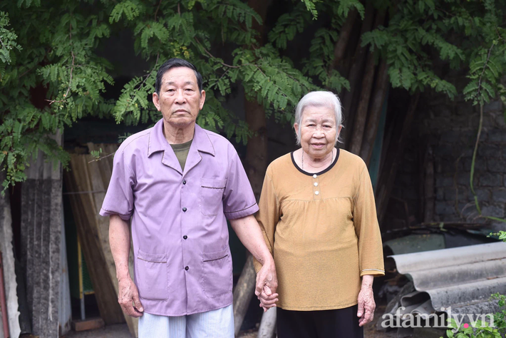 Câu chuyện đi làm căn cước công dân của cặp vợ chồng Quảng Ninh bên nhau 61 năm, U90 nhưng luôn đồng hành, sáng sớm dắt tay nhau đi chợ dù cách nhà chỉ 500m - Ảnh 7.
