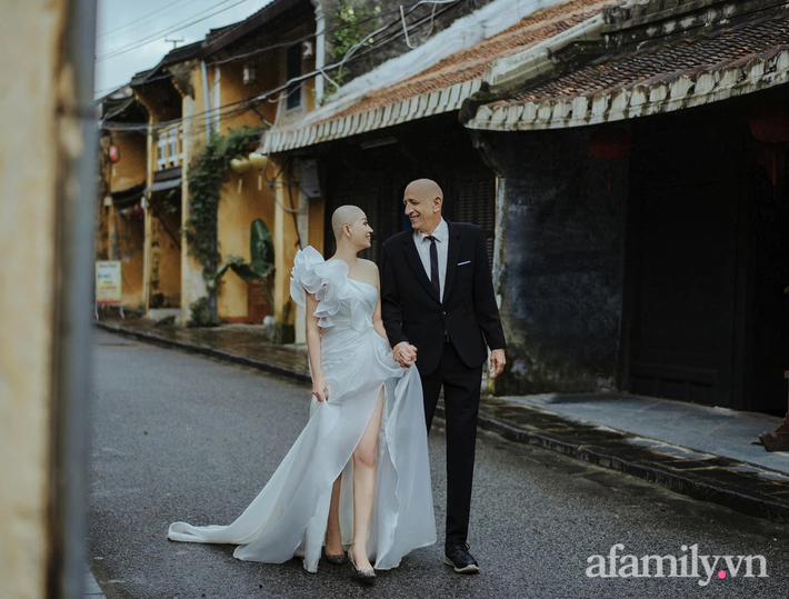 Chuyện tình của cặp đôi vợ Việt chồng Mỹ chênh nhau 37 tuổi: Cô dâu làm việc 