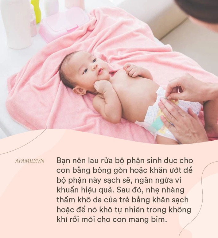 Đưa con đi khám vì mông bị đỏ ửng chảy máu, bà mẹ kinh hoàng nghe bác sĩ nói con cần phải được điều trị gấp - Ảnh 3.