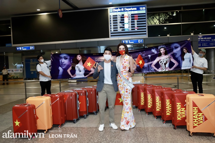 Khánh Vân đeo khẩu trang hình cờ Việt Nam, mang 16 vali hành lý lên đường sang Mỹ thi Hoa hậu Hoàn vũ 2020 - Ảnh 6.