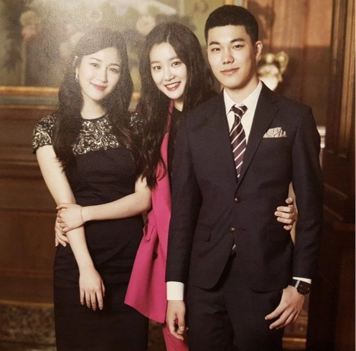 Chân dung bạn gái mới của Lee Seung Gi: Con gái út mama Chuê “Dae Jang Geum” - nữ đại gia chứng khoán của Kbiz, nhan sắc có vượt qua “nữ thần” Yoona (SNSD) - Ảnh 6.