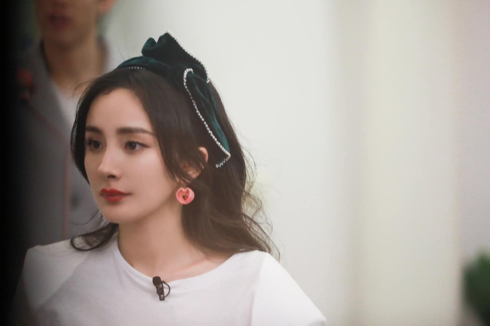 Loạt ảnh đẹp mê mẩn của Dương Mịch trong show quay với Đặng Luân, không tin được đã là 
